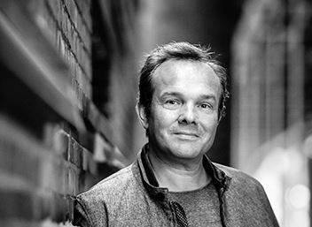 Thomas Binotto, 53, ist Chefredaktor des forum  Pfarrblatt der katholischen Kirche im Kanton Zrich, Redaktor zVisite und Filmkritiker.