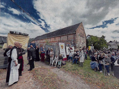 Gro�er Andrang herrschte beim Richtfest der M�nchen in Treppeln: Es kamenenG�ste aus ganz Deutschland und �sterreich
